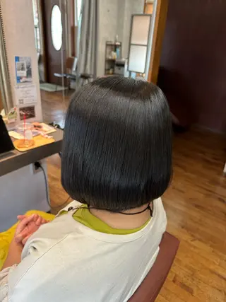 ミディアム 手塚 菜々美のヘアスタイル