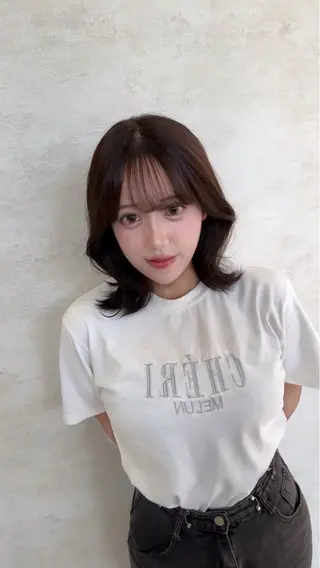 ミディアム 安坂 雪音のヘアスタイル
