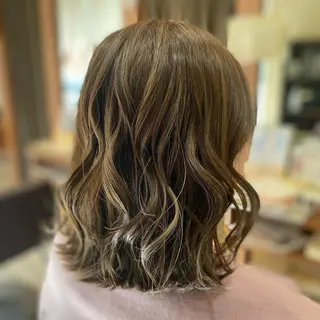 セミロング 加藤 実穂のヘアスタイル
