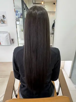 ロング カラー 栗田 優月のヘアスタイル