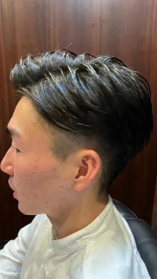 ミディアム ヒロ銀座　BARBER SHOP神楽坂店所属・松本 拓馬のヘアスタイル