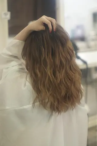 セミロング カラー ヘアアレンジ 枝毛カット＆髪質改善 満足NO.1岡しゃんのヘアスタイル