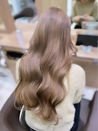 ロング カラー 崎山 紗吏のヘアスタイル