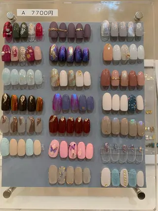 ネイル nail atelier new moon所属・森 貴子のネイルデザイン