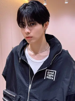 ショート excia渋谷所属・曲がる縮毛矯正 センターパート/翼のヘアスタイル