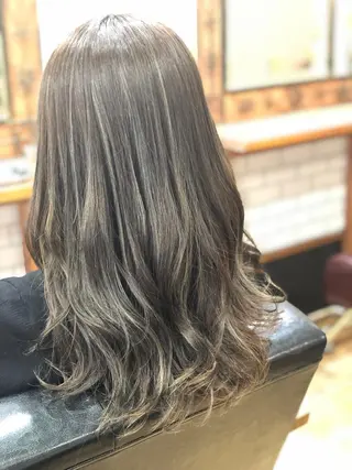 ミディアム カラー THREE所属・THREE 関根大のヘアスタイル