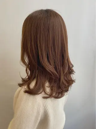 カラー 井上 葉月のヘアスタイル