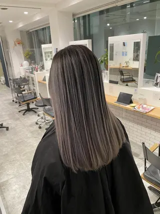 セミロング ヨシミ カズヤのヘアスタイル