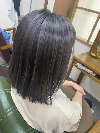 ミディアム カラー 永沼 真依のヘアスタイル
