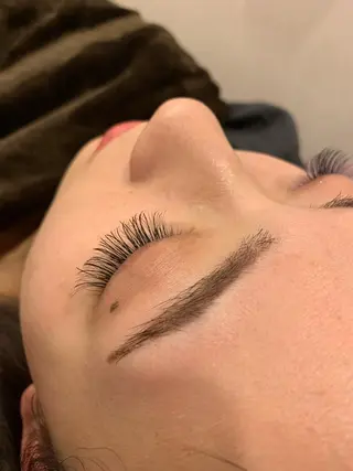 マツエク・マツパ 舟橋 瑞稀のヘアスタイル