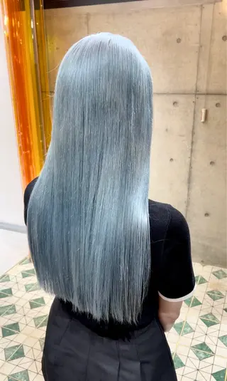 ロング カラー 西川 凜のヘアスタイル
