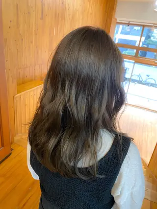 ロング カラー THE DOTS【ザ ドッツ】所属・C H I H A R Uのヘアスタイル