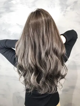 ロング カラー biscohair 髪にドラマを。のヘアスタイル