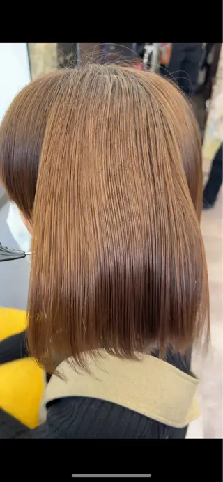 ミディアム VIEW SHINSAIBASHI所属・ハイトーンカラー/ 艶髪カラー/タクミのヘアスタイル