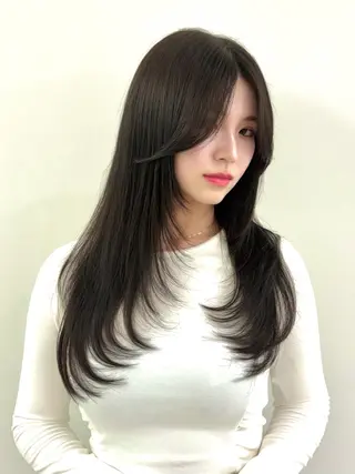 ロング PULSE yokohama所属・レイヤー |オリーブ |ヘーゼルベージュのヘアスタイル