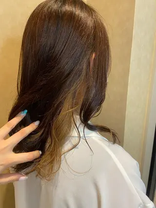 セミロング カラー 小林 亜紀のヘアスタイル