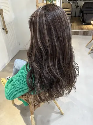 ロング coco terrace所属・海外風ハイライト CHIHIROのヘアスタイル