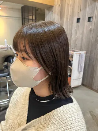 ミディアム カラー 三品 早妃のヘアスタイル