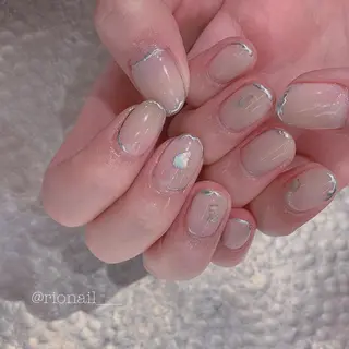 ネイル 𝘙𝘪𝘰𝘯𝘢 ...🕯🤍のネイルデザイン