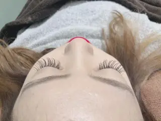 マツエク・マツパ RADnoel 梅田茶屋町のヘアスタイル