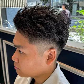 ショート パーマ メンズ 吉田 新平のヘアスタイル