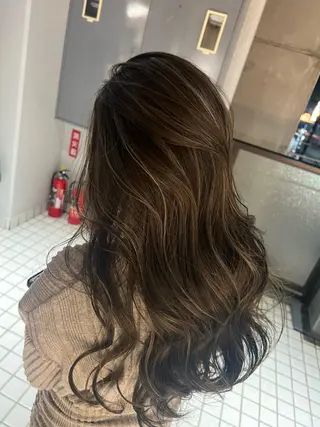 セミロング カラー 今が1番似合う自分に /志音のヘアスタイル