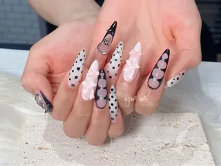 ネイル 花 火のネイルデザイン