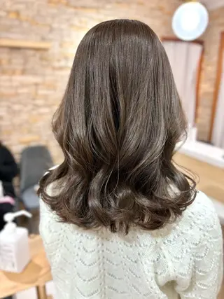 ミディアム ブリーチ／ ダブルカラー／ＲＹＯのヘアスタイル