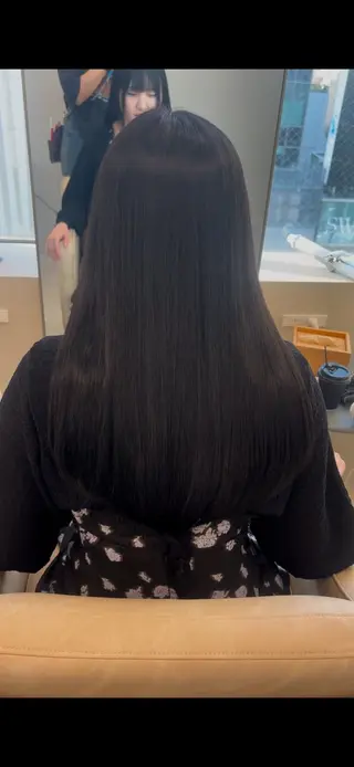 ロング i.+OSAKA所属・【大阪】縮毛矯正×ハ イトーン✨のヘアスタイル