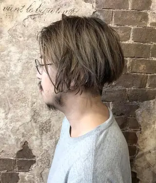 ミディアム メンズ ブリーチ、パーマ 西部笑のヘアスタイル