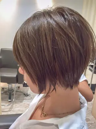 ショート カラー BIANCO北堀江 AKANEのヘアスタイル