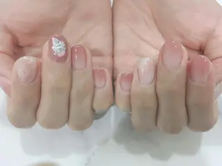 ネイル ネイル＆フラワーサロン〜Ri✦hiro〜鳥栖店所属・HIRATA RIEのネイルデザイン