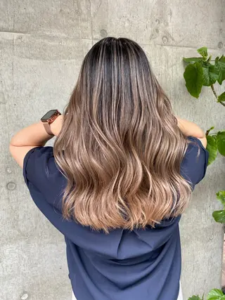 ロング 🫧ハイライトカラー 🫧 𝓜𝓘𝓤のヘアスタイル