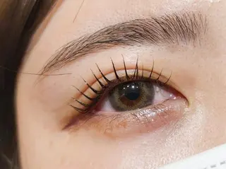 マツエク・マツパ 💜bora .のネイルデザイン