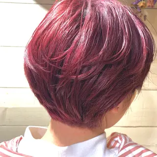 ショート カラー クワハラ イオリのヘアスタイル