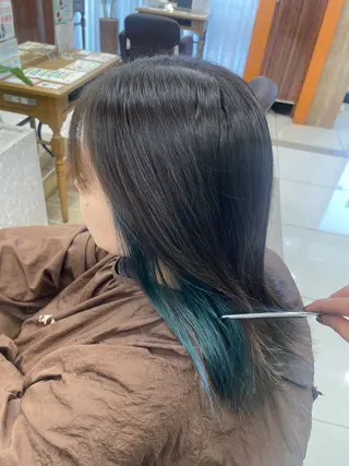 セミロング カジタ ナミのヘアスタイル