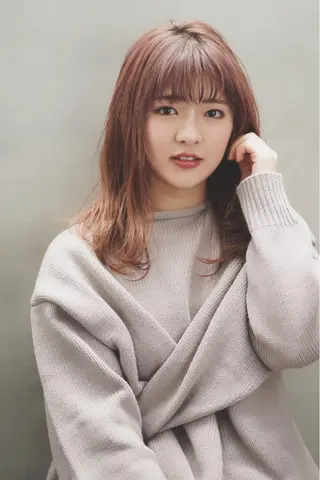 ミディアム 萩原 仁のヘアスタイル