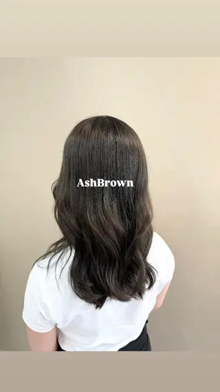 セミロング カラー 中根 乙葉 / Alyssumのヘアスタイル