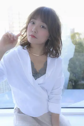 ミディアム KAMIGAMI所属・KAMIGAMI SAKAEのヘアスタイル