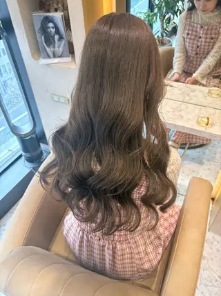 ロング Kanami/韓国風 /艶カラーのヘアスタイル