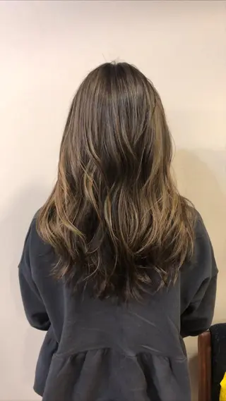 ロング MAAT所属 AKANEのヘアスタイル