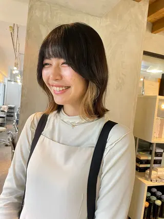 ミディアム 横山 奈央のヘアスタイル