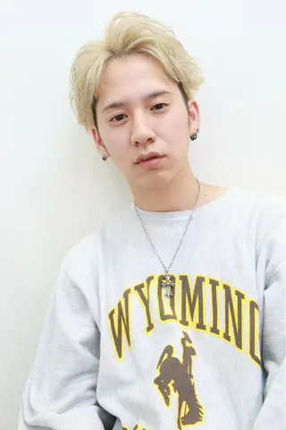 カラー メンズ 黒川 真伍のヘアスタイル