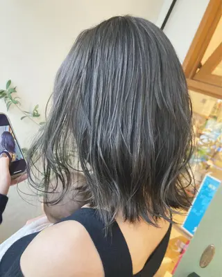 ミディアム 松村 由莉香のヘアスタイル