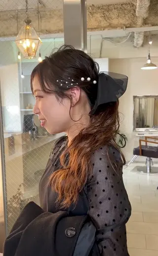 ロング Maho/海外 レイヤー/ハイトーンのヘアスタイル