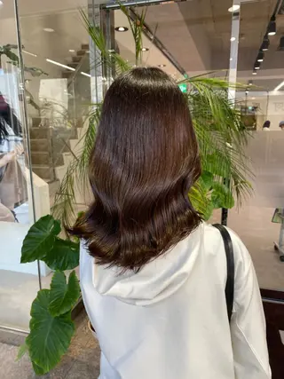 ミディアム カラー THE ESCALA 町田所属・町田縮毛矯正/ 髪質改善/美髪特化のヘアスタイル