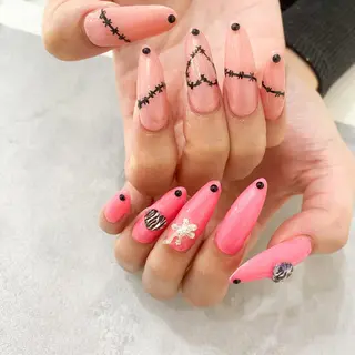 ネイル ゴテゴテ💙ワンホン リオナのネイルデザイン