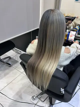 ロング カラー 長田 麻友子のヘアスタイル