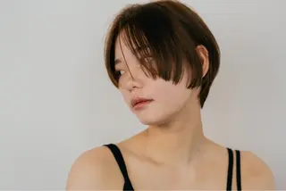 ショート カラー ツジガキ ユウスケのヘアスタイル