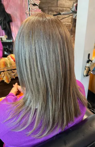 ミディアム アフィロス所属・五十嵐 舞のヘアスタイル